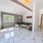 Rm Villa Ivisovo Greblje
