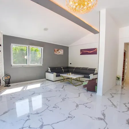 Rm Villa Ivisovo Greblje